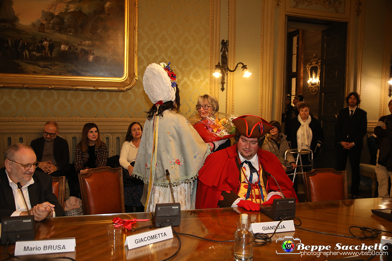 VBS_3586 - Investitura Ufficiale Gianduja e Giacometta Famija Turineisa - Carnevale di Torino 2024.jpg